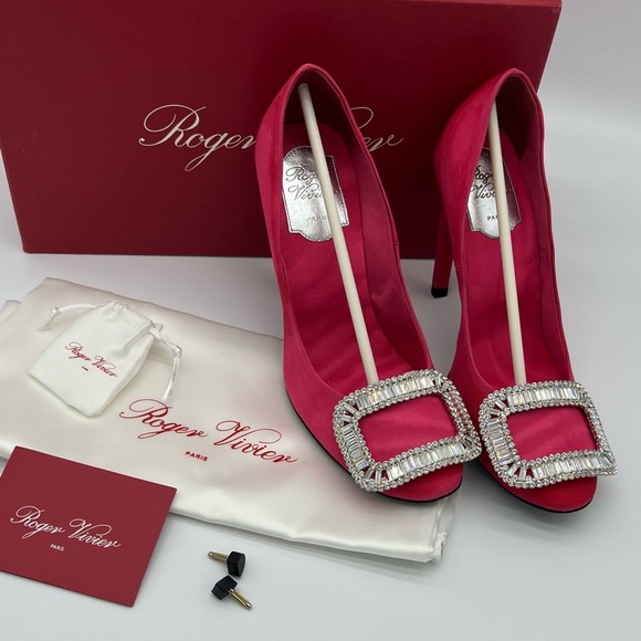 Authentic New Roger Vivier embellished crystal buckle pumps - Picture 3 of 17